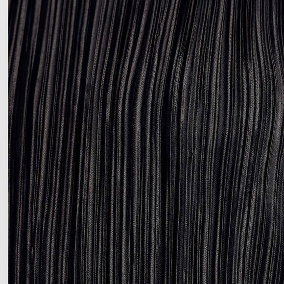 Lulus Albright XS Black Satin Pleated Top Short Sleeve Cropped Blouse Minimalist - Picture 5 of 7